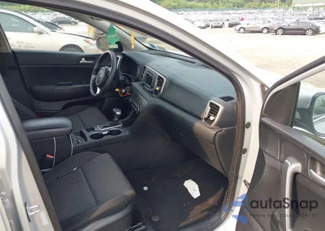 2017 Kia Sportage Lx z USA, uszkodzony, nr VIN KNDPMCAC6H7239844